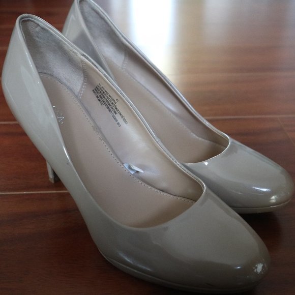 Merona Ladies Heels Beige - Picture 1 of 5